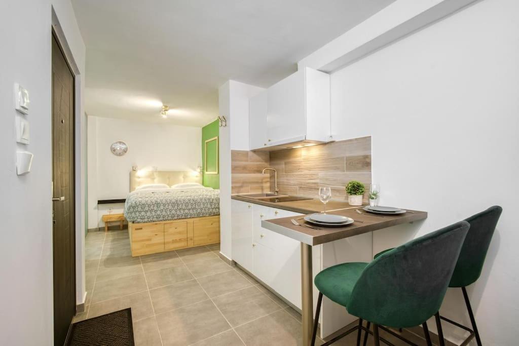 Modern Boutique Apartment Atenas Exterior foto
