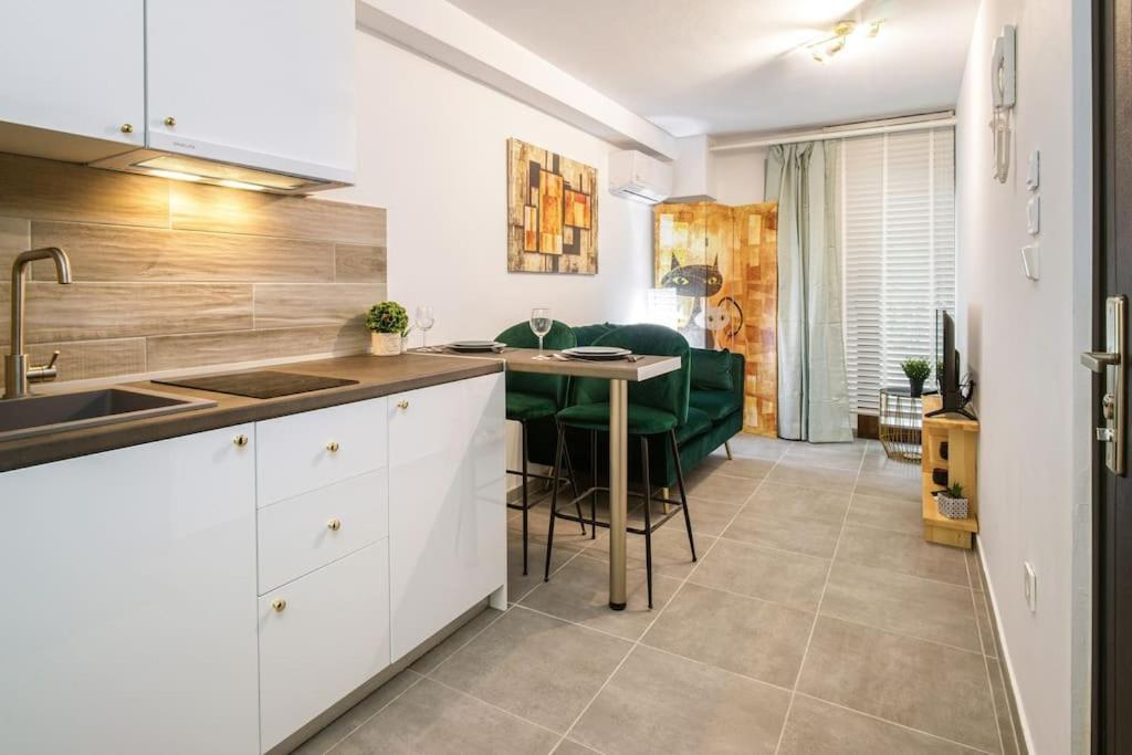 Modern Boutique Apartment Atenas Exterior foto